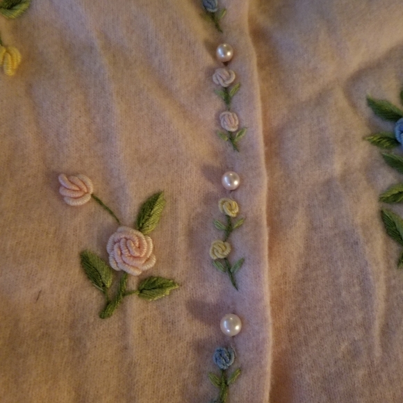 Hand crafted wool knit - Picture 12 of 14